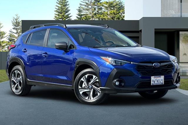 Used 2025 Subaru Crosstrek 2.0i Premium AWD/4WD image 2