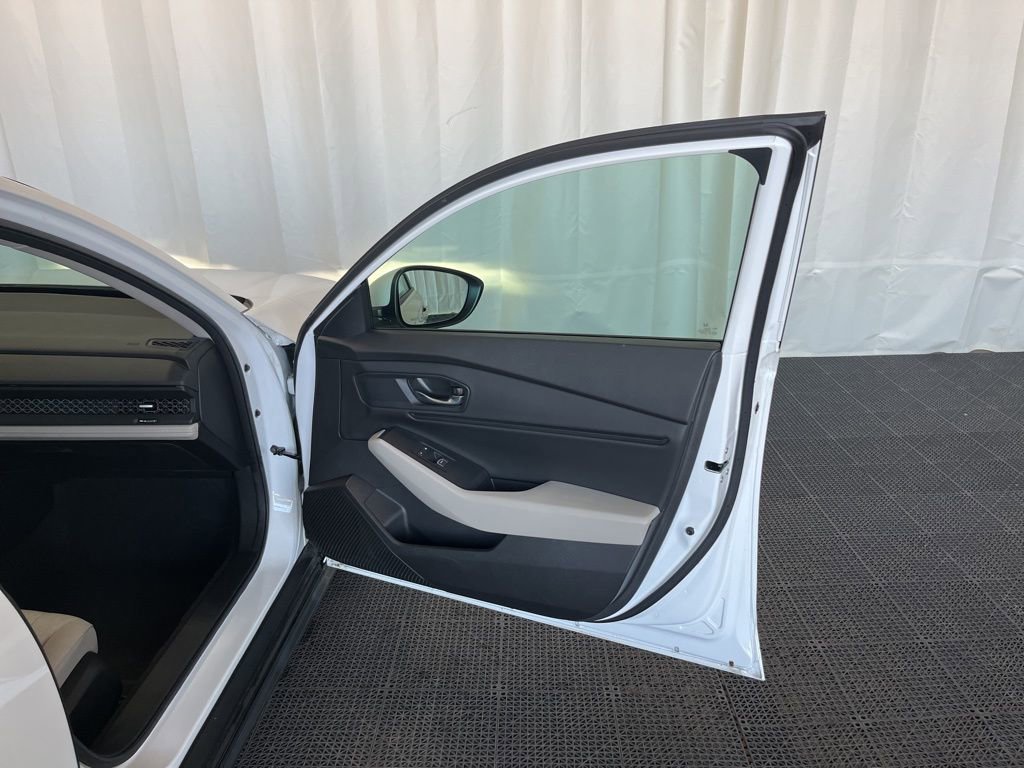 Used 2023 Honda Accord EX image 20