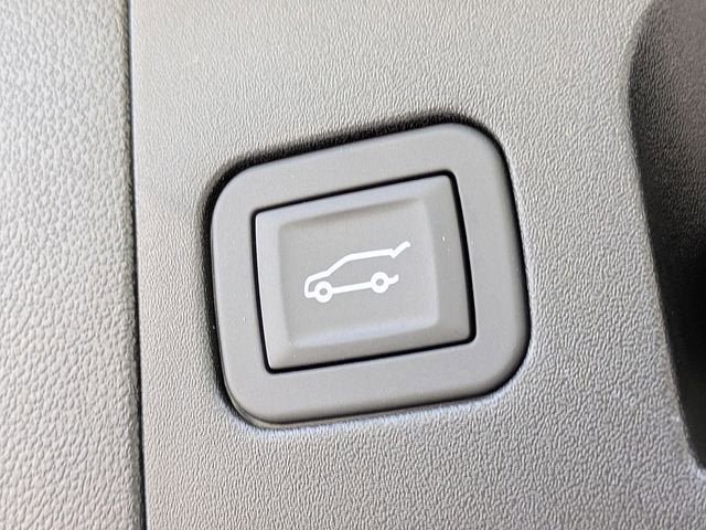 New 2025 Cadillac XT5 Premium Luxury w/ Technology Package FWD image 12