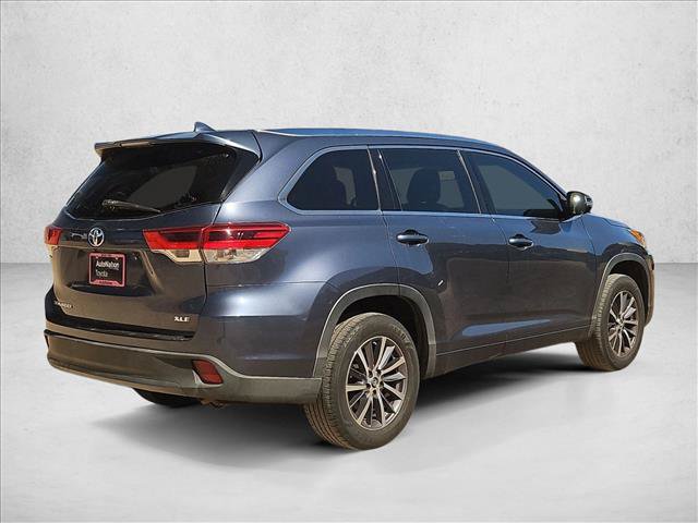 Used 2017 Toyota Highlander XLE w/ Carpet Mat Package FWD image 5