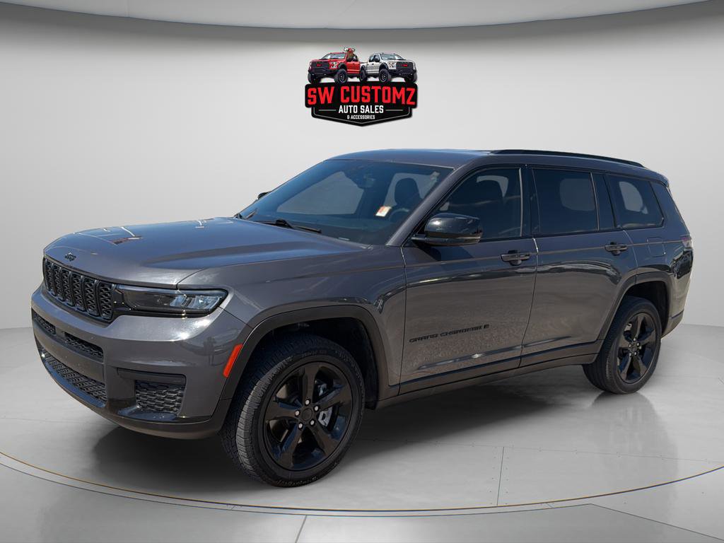 Used 2023 Jeep Grand Cherokee L Laredo image 3