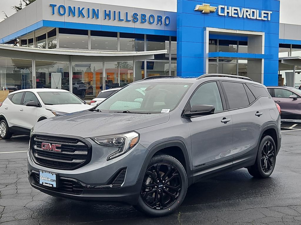 Used 2020 GMC Terrain SLE w/ Driver Convenience Package image 2