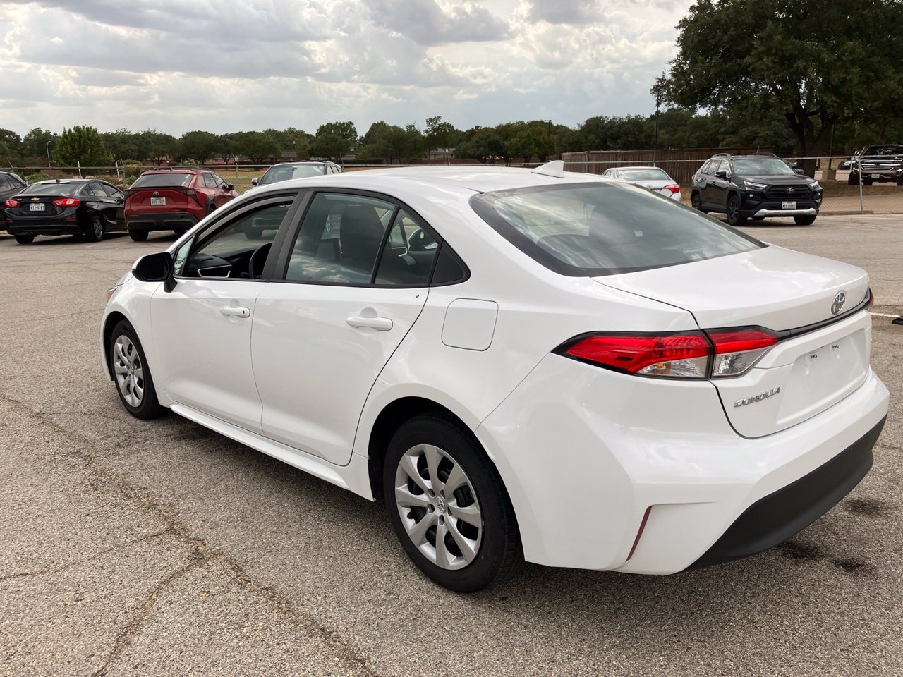 Used 2025 Toyota Corolla LE FWD image 6