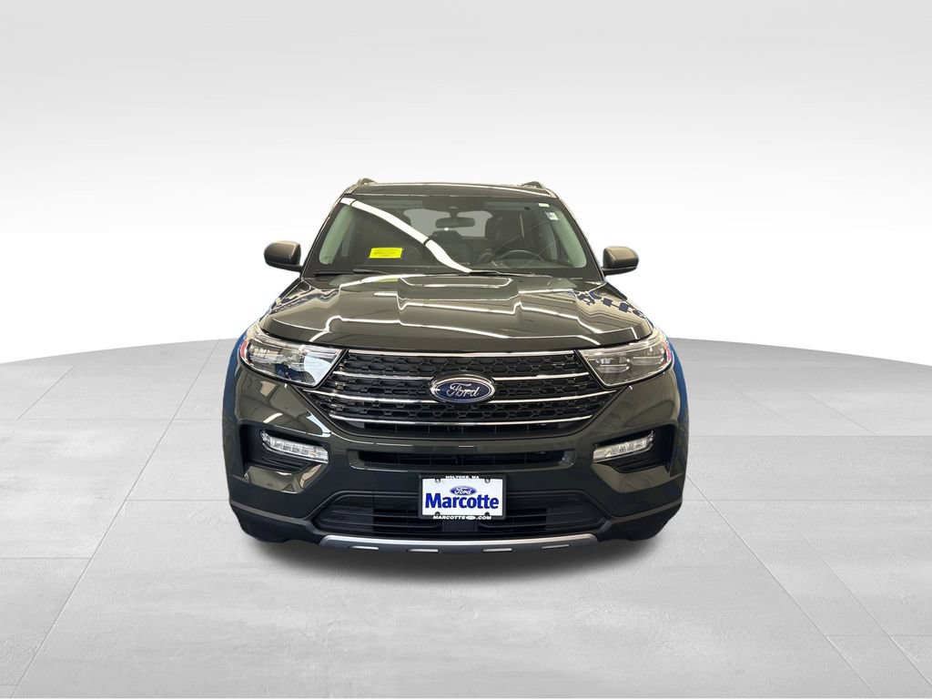 Certified 2022 Ford Explorer XLT w/ Equipment Group 202A AWD/4WD image 9