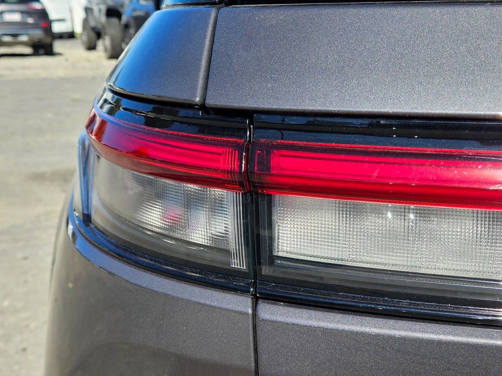 New 2025 Jeep Grand Cherokee Altitude image 9