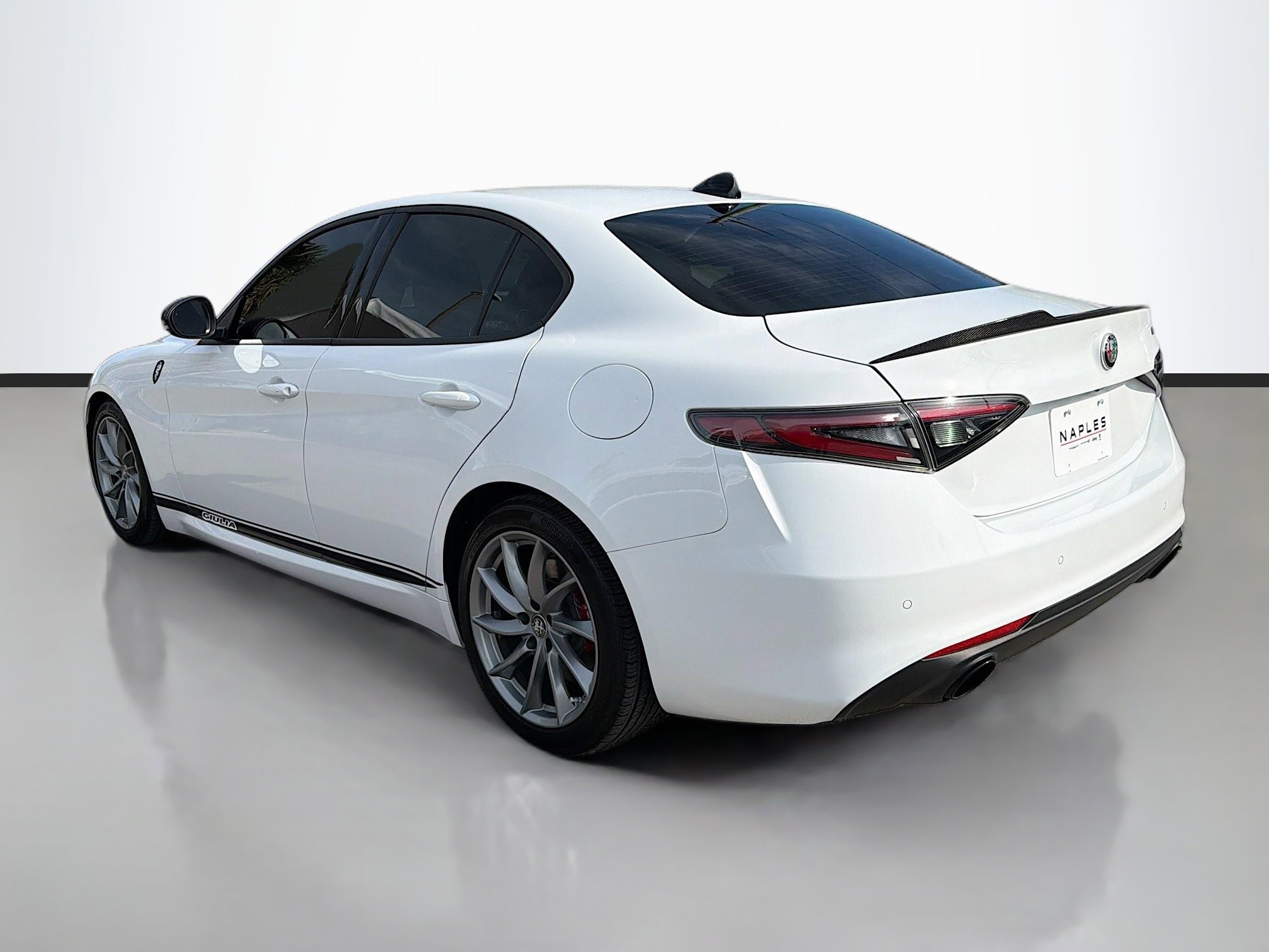 Used 2024 Alfa Romeo Giulia Sprint image 5