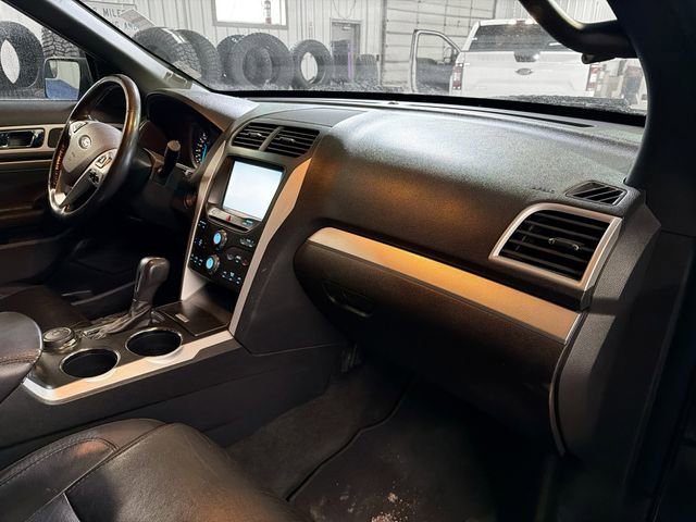 Used 2013 Ford Explorer XLT image 12