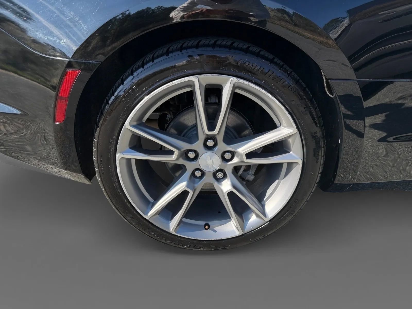 Used 2020 Chevrolet Camaro LT w/ RS Package image 15