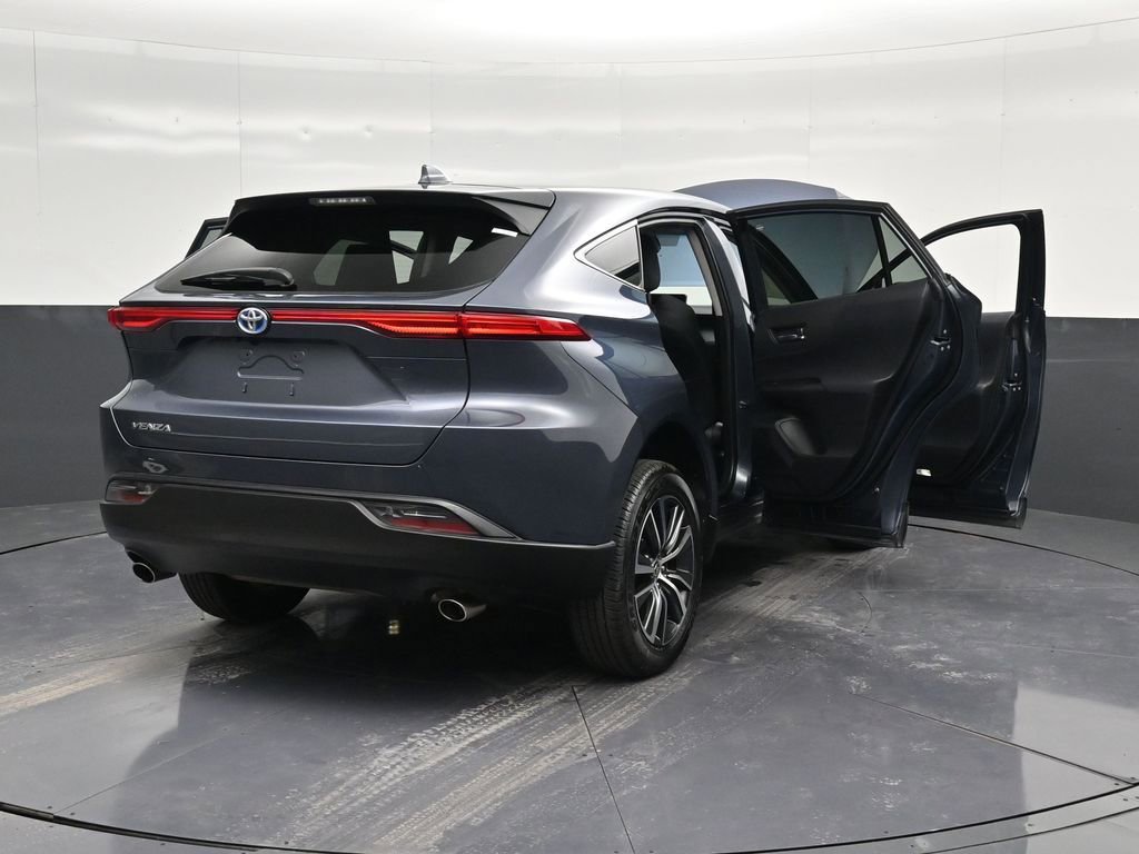 Used 2023 Toyota Venza LE image 44
