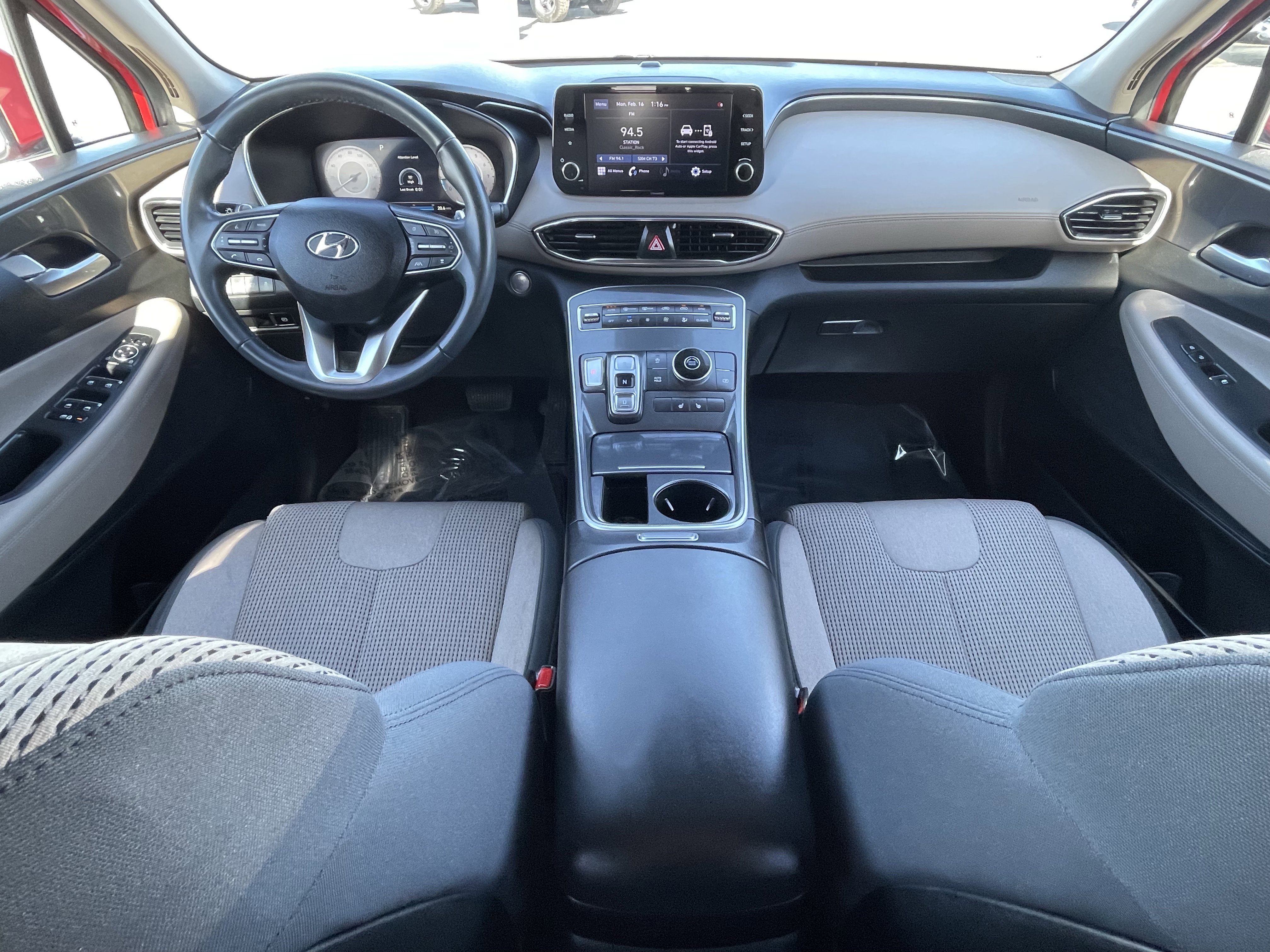 Used 2022 Hyundai Santa Fe SEL w/ Convenience Package image 9