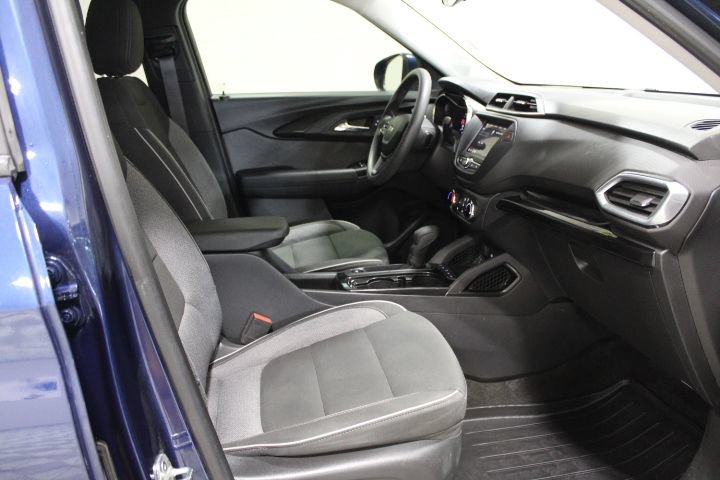 Used 2022 Chevrolet TrailBlazer LT AWD/4WD image 23