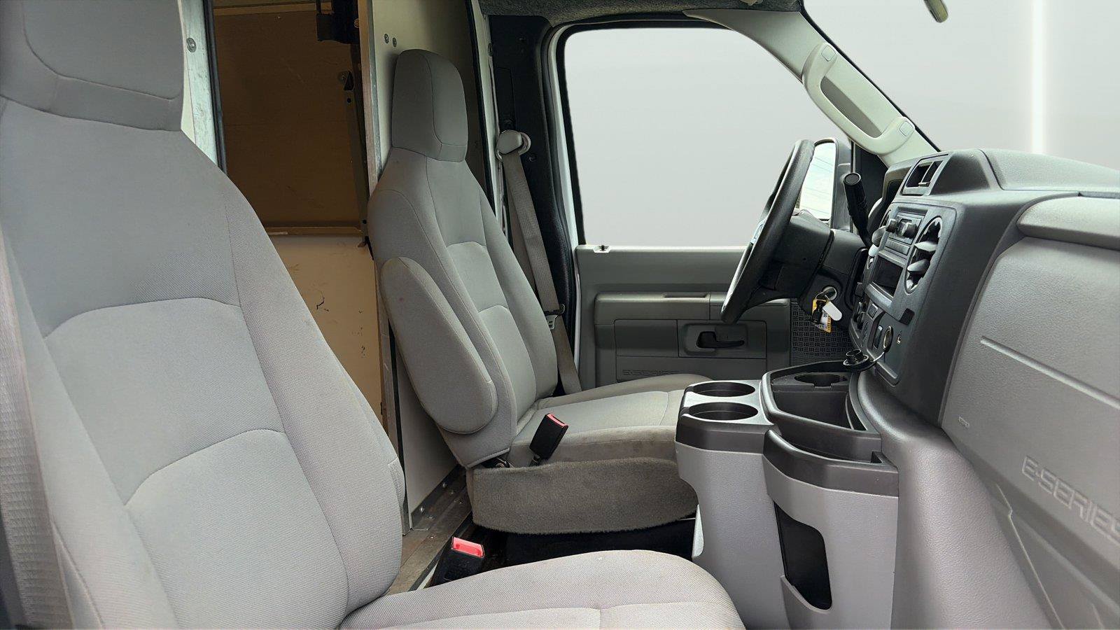 Certified 2022 Ford E-350 and Econoline 350 Super Duty RWD image 14