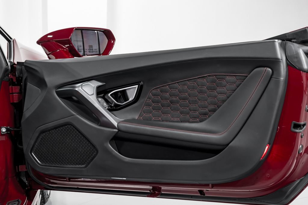 Used 2022 Lamborghini Huracan EVO RWD image 36