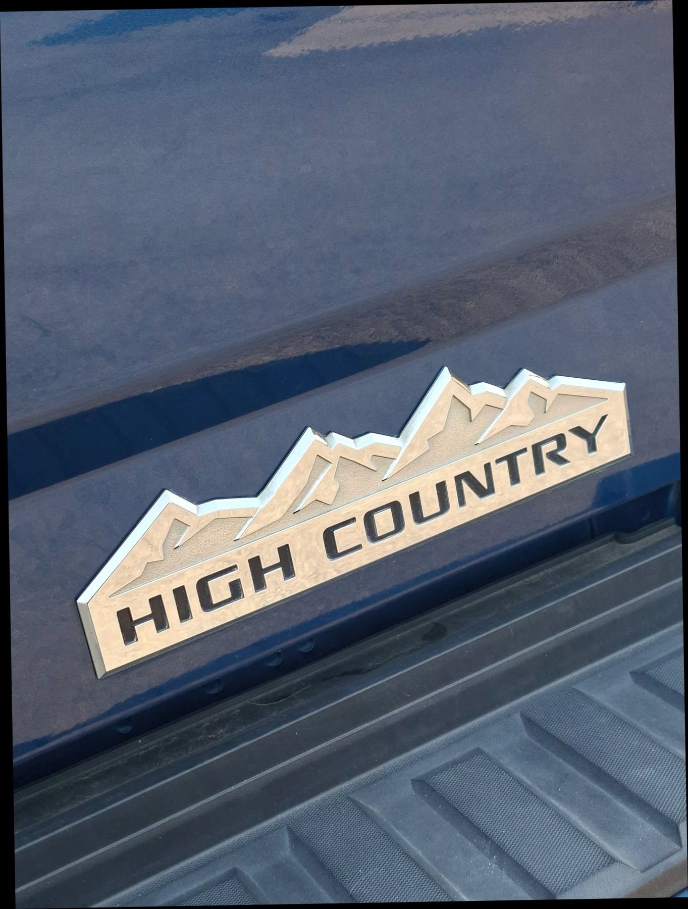 Used 2016 Chevrolet Silverado 2500 High Country w/ Duramax Plus Package AWD/4WD image 9