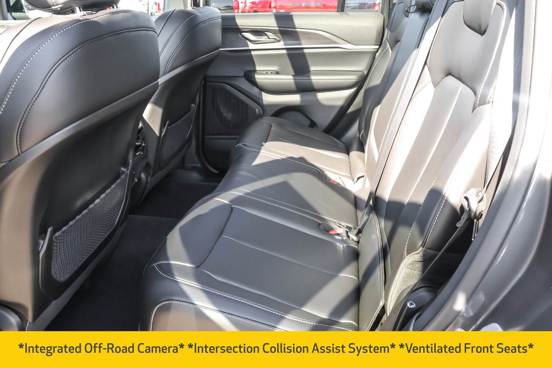 New 2025 Jeep Grand Cherokee Limited w/ Luxury Tech Group II image 9