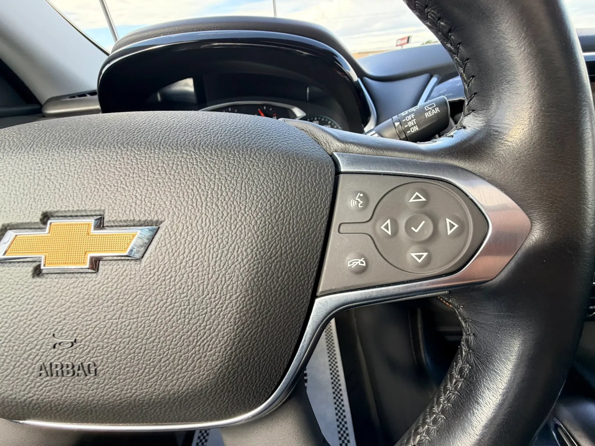 Used 2021 Chevrolet Traverse Premier w/ Redline Edition AWD/4WD image 15