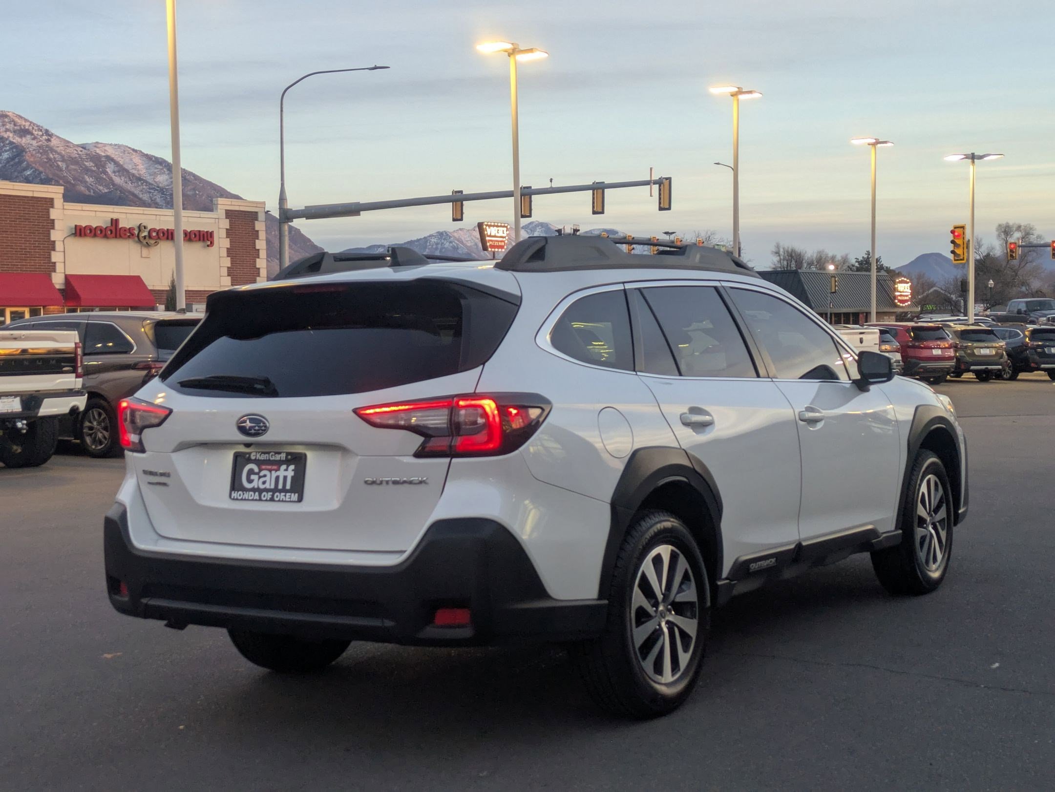 Used 2023 Subaru Outback Premium image 3