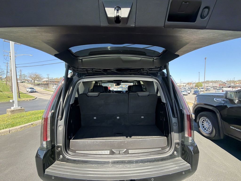 Used 2020 Cadillac Escalade Premium Luxury w/ Escalade Sport Edition image 31