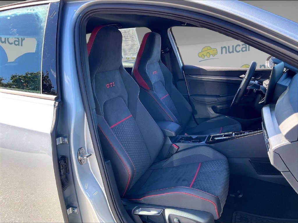 Used 2026 Volkswagen GTI SE FWD image 10
