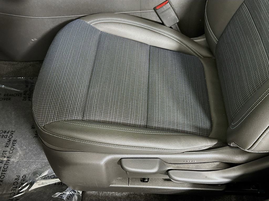 Used 2024 Buick Envista Preferred w/ Convenience II Package image 18