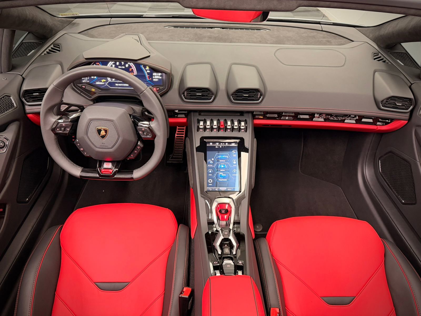 Used 2024 Lamborghini Huracan EVO image 23