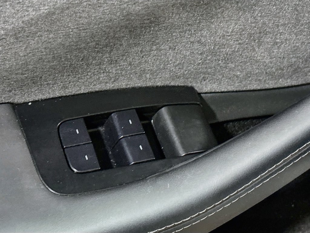 Used 2025 Tesla Model 3 Long Range RWD image 17
