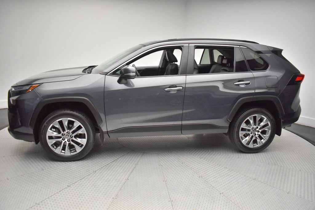 Used 2022 Toyota RAV4 Limited AWD/4WD image 8