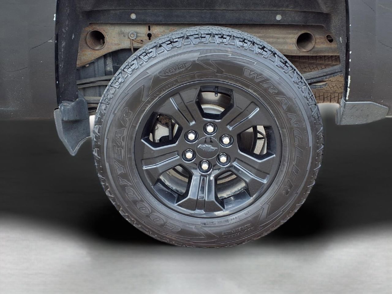 Used 2017 Chevrolet Silverado 1500 LT w/ Midnight Edition image 3