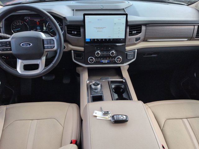 Used 2024 Ford Expedition Limited image 17