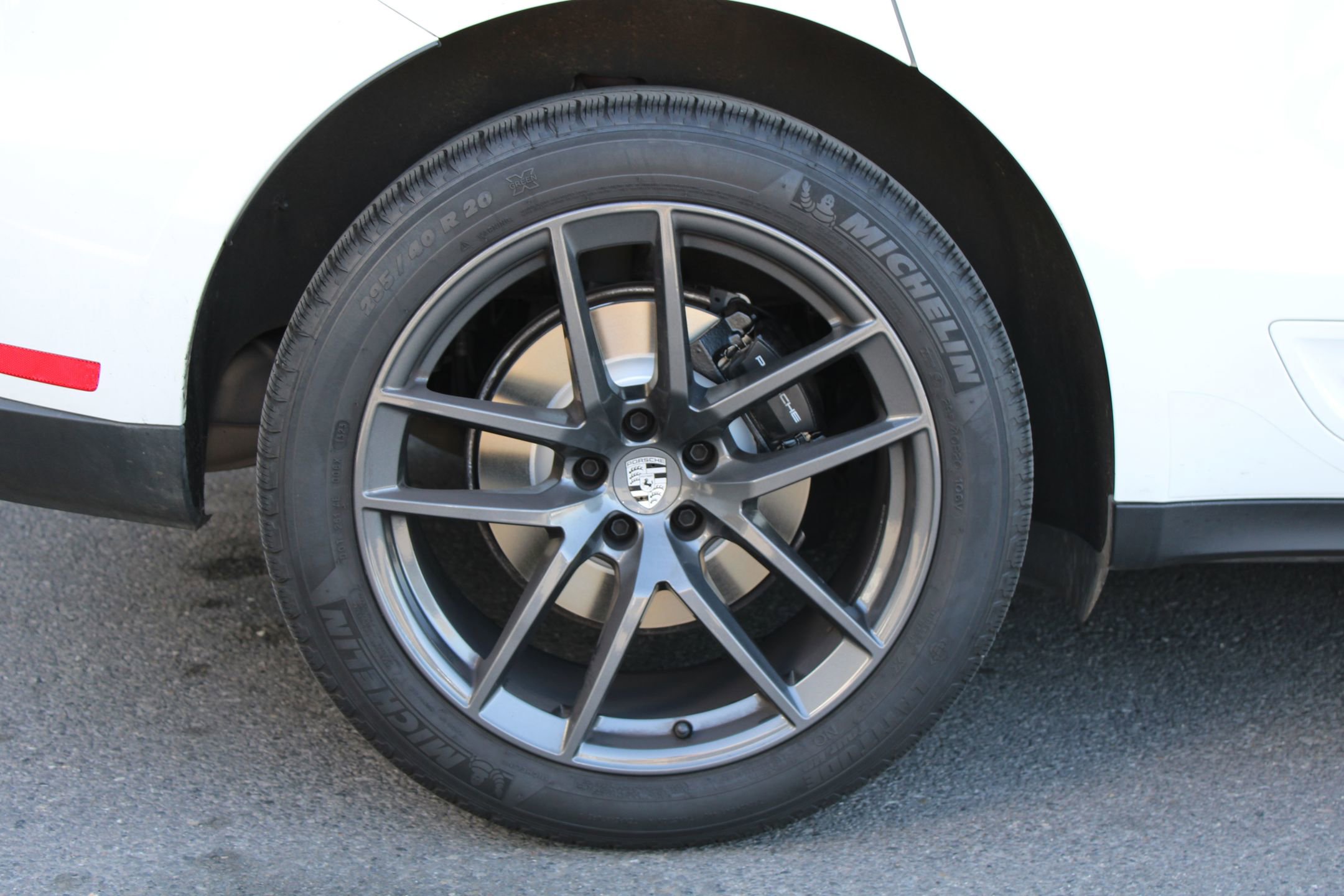 Used 2023 Porsche Macan Turbo image 28