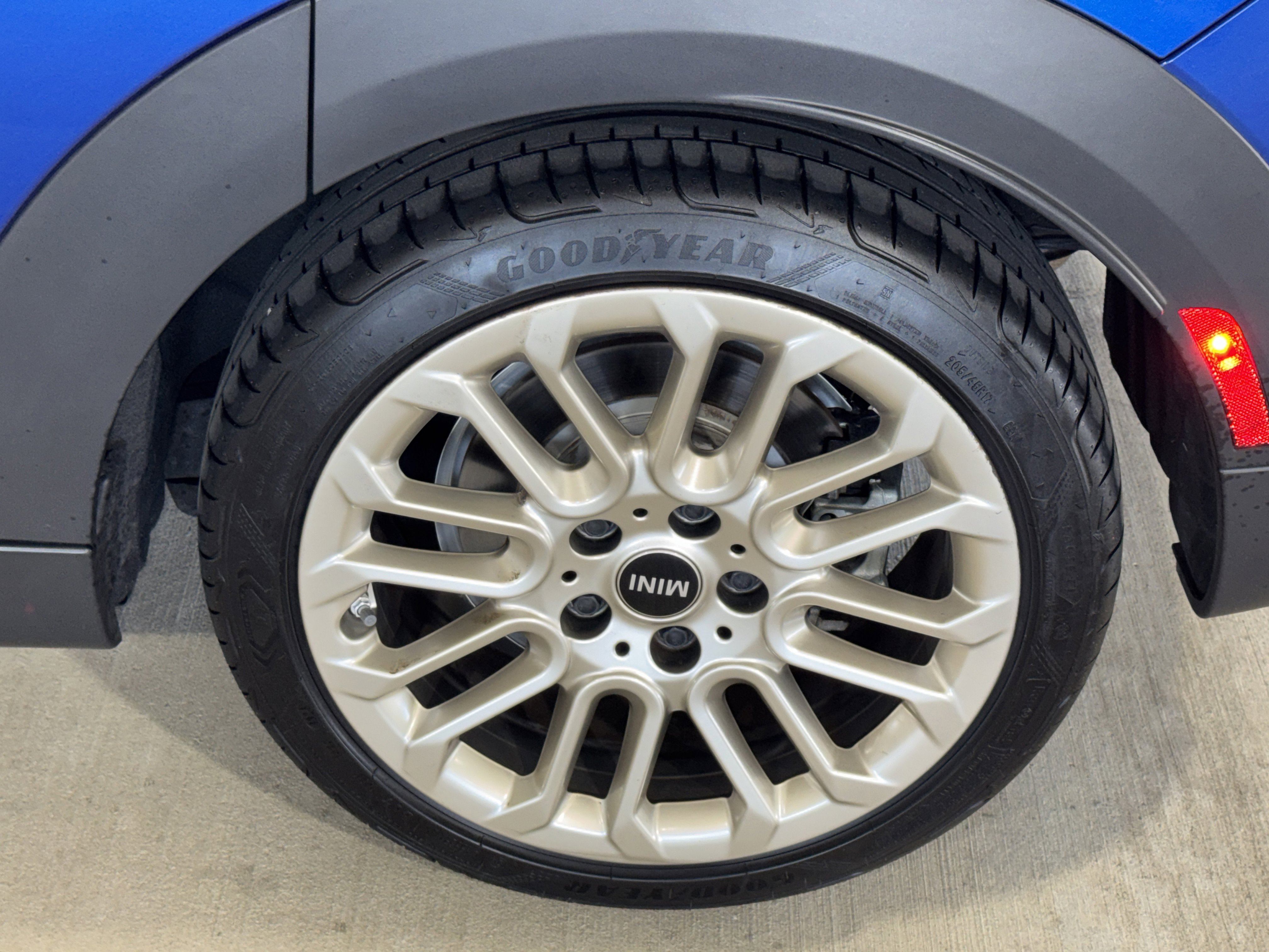 Used 2025 MINI Cooper S FWD image 35