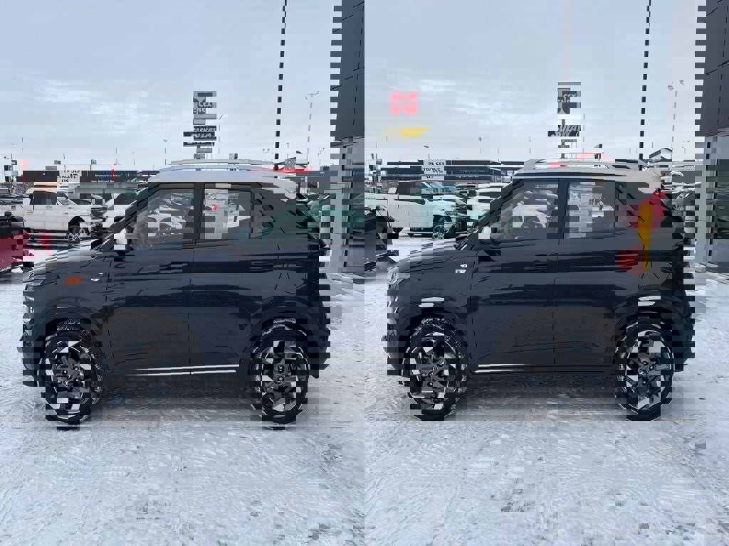 Used 2020 Hyundai Venue image 8