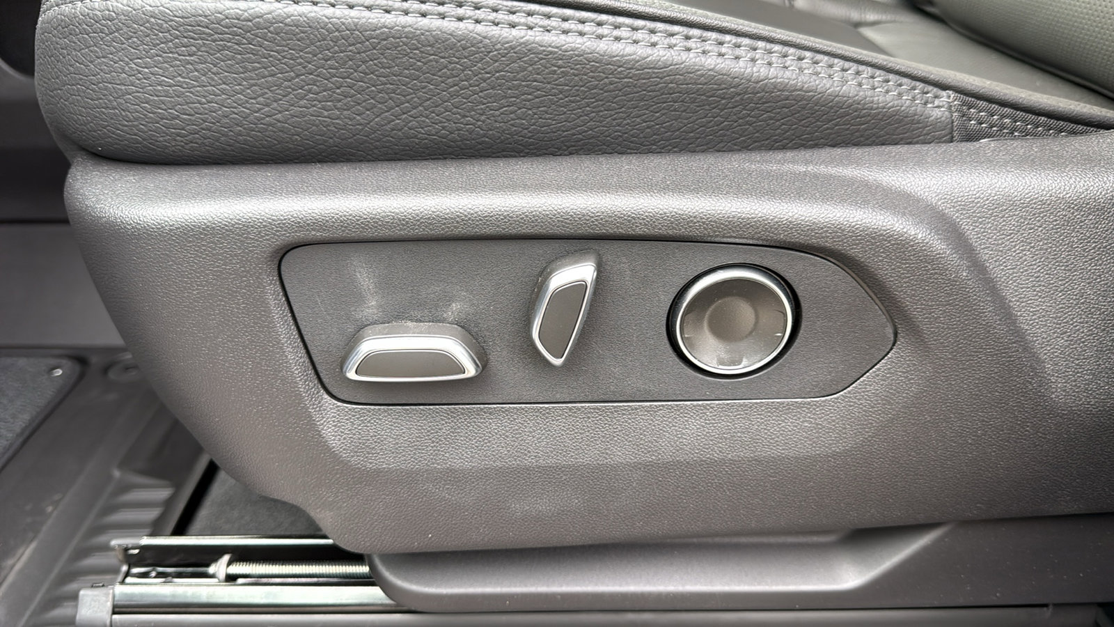 New 2026 GMC Sierra 2500 Denali w/ Denali Reserve Package image 9