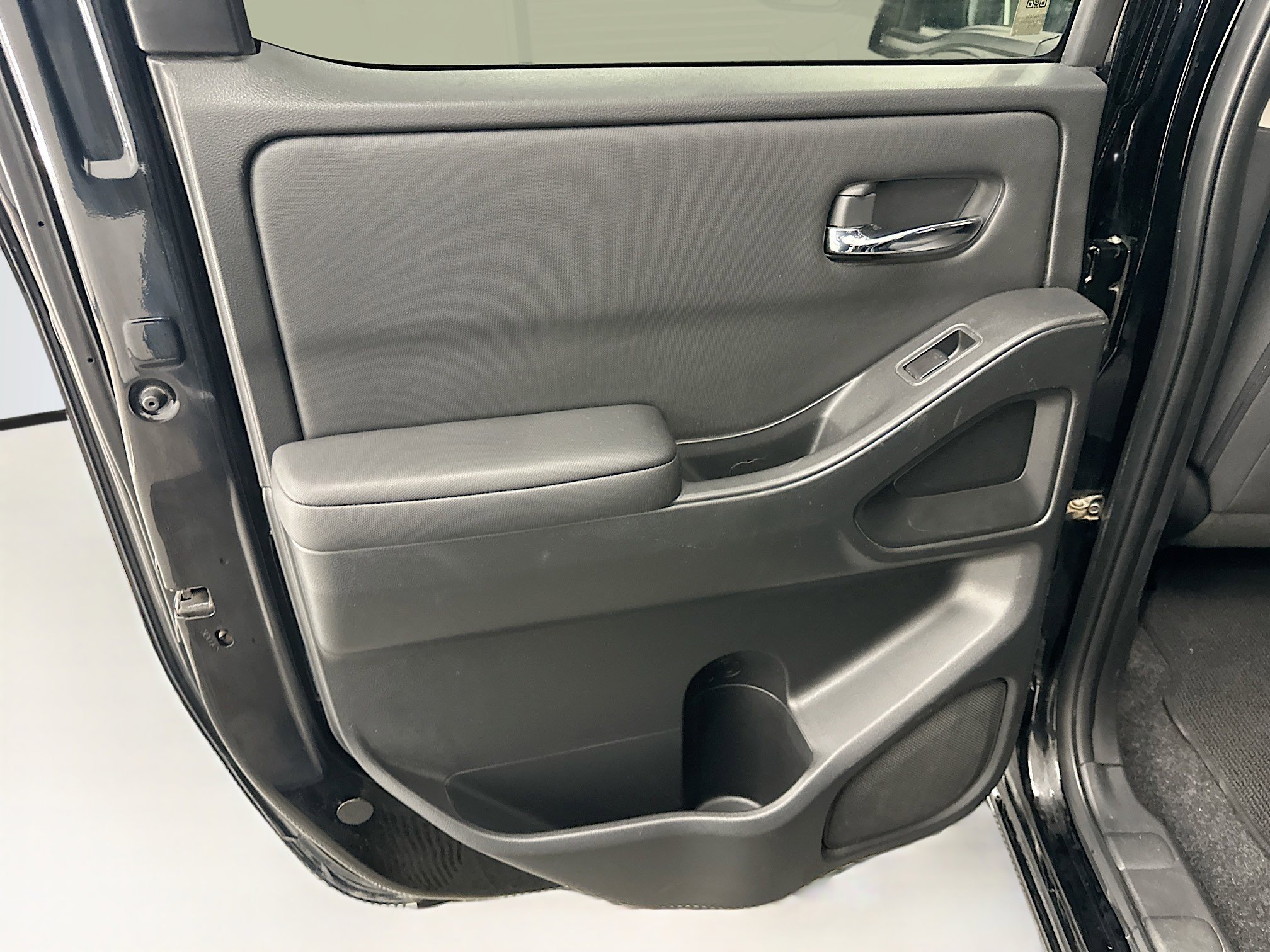 Used 2023 Nissan Frontier SV image 26