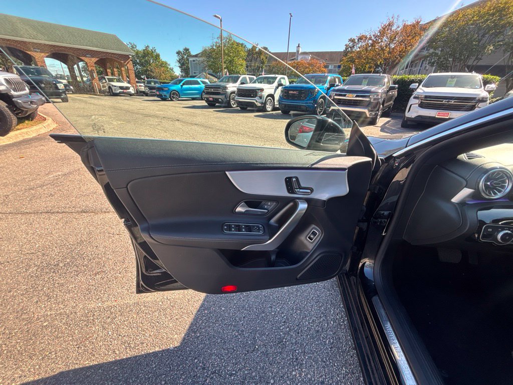 Used 2025 Mercedes-Benz CLA 250 4MATIC image 22