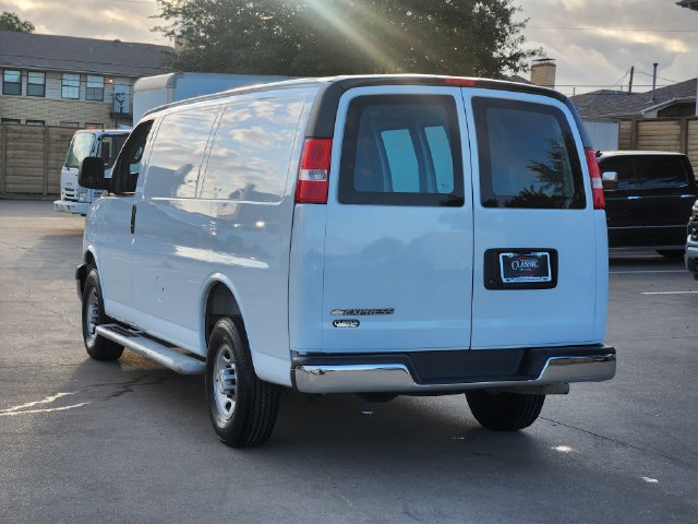 Used 2025 Chevrolet Express 2500 w/ Driver Convenience Package RWD image 3