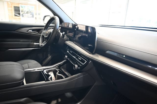 New 2026 Chevrolet Traverse LT w/ Driver Confidence Package FWD image 14