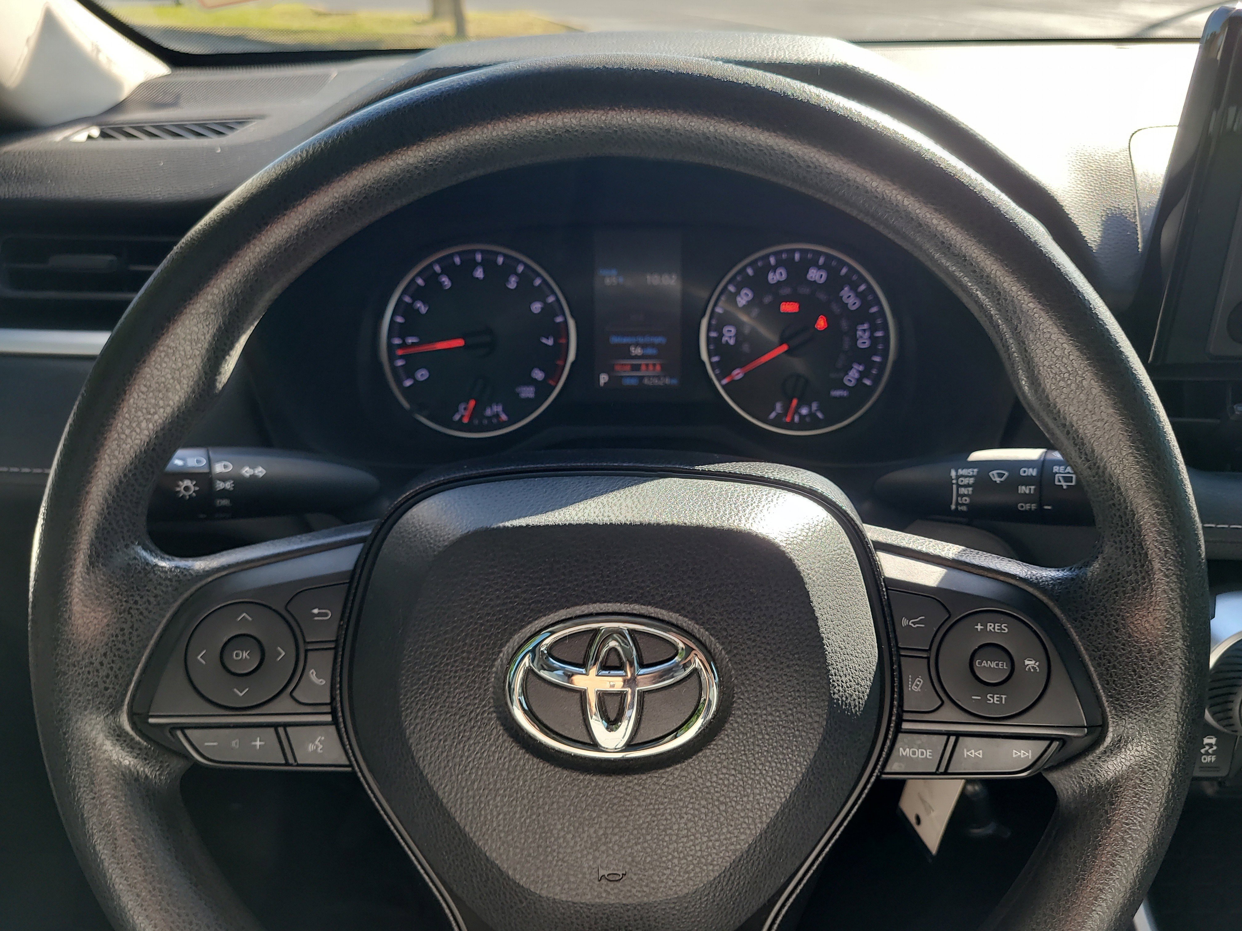 Certified 2021 Toyota RAV4 LE image 26