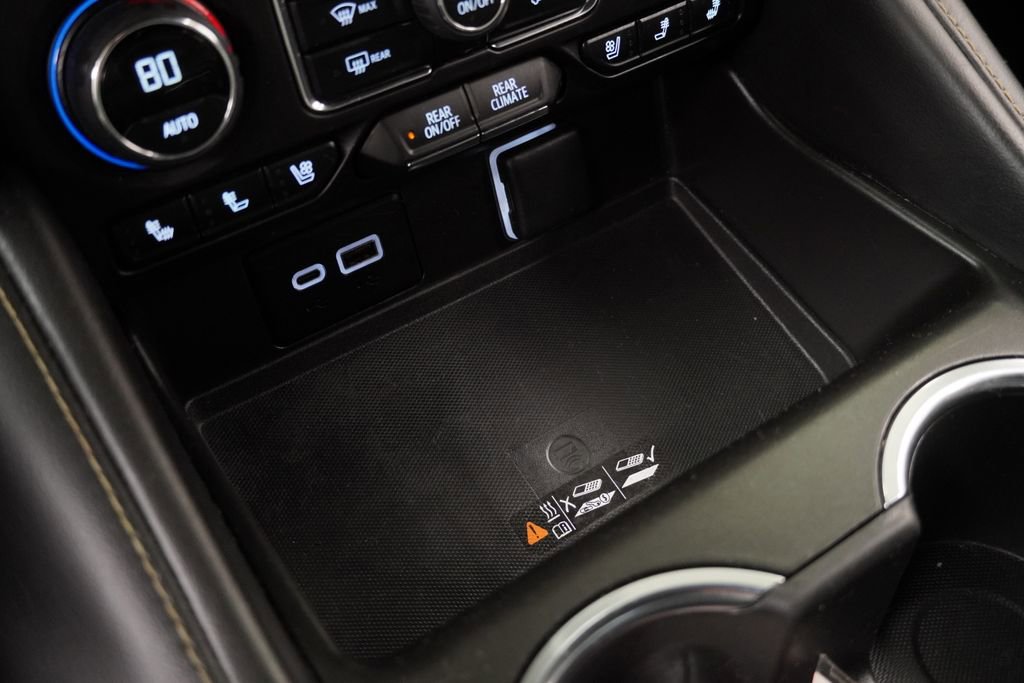 Used 2024 Chevrolet Suburban Premier image 36