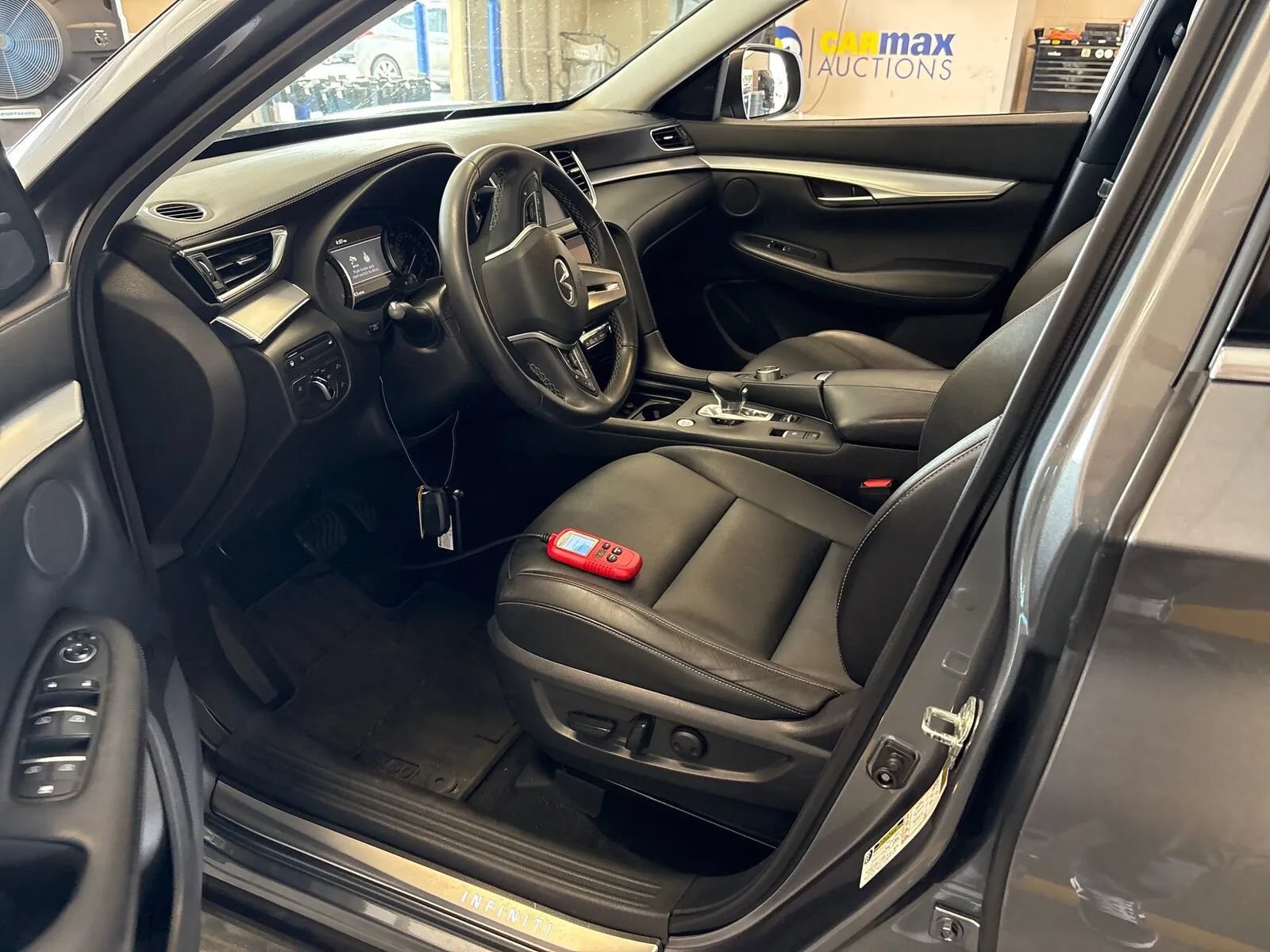 Used 2021 INFINITI QX50 Luxe FWD image 12