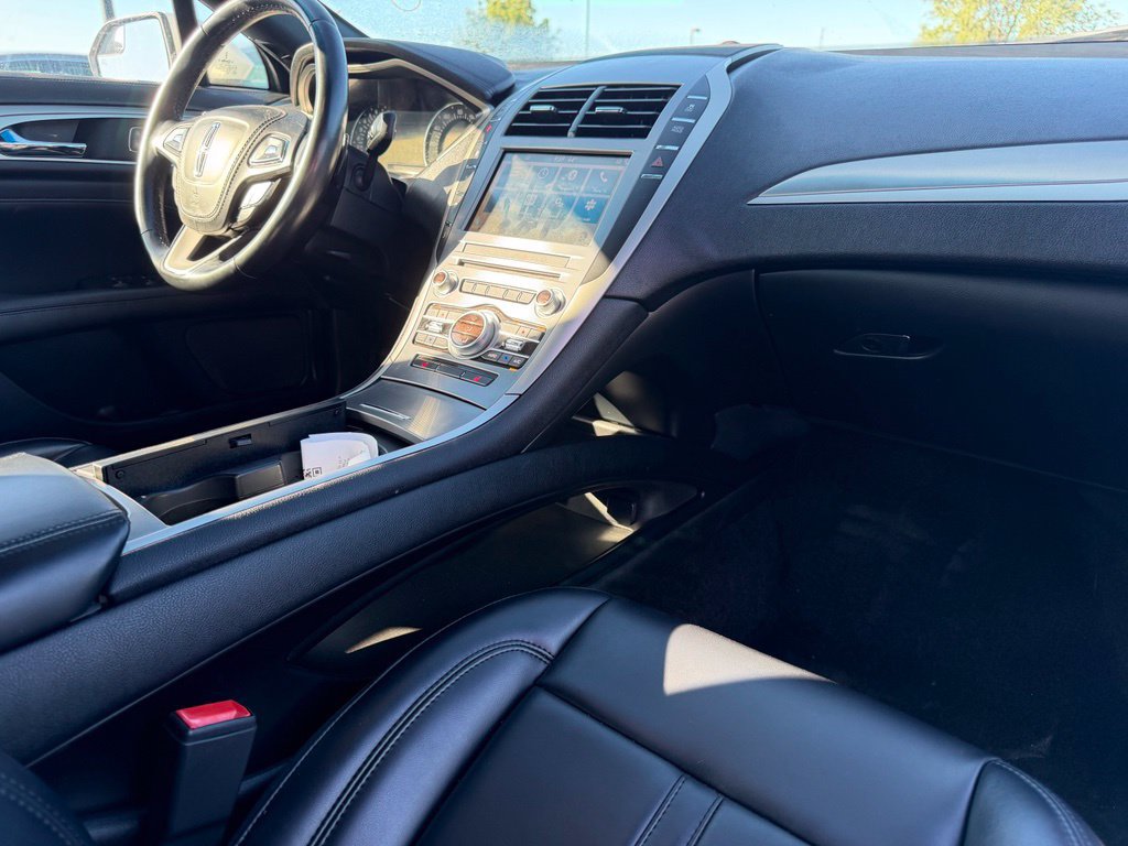 Used 2018 Lincoln MKZ Premiere FWD image 11
