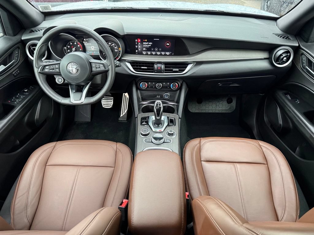 Used 2023 Alfa Romeo Stelvio Ti w/ Active Assist Plus Package AWD/4WD image 27