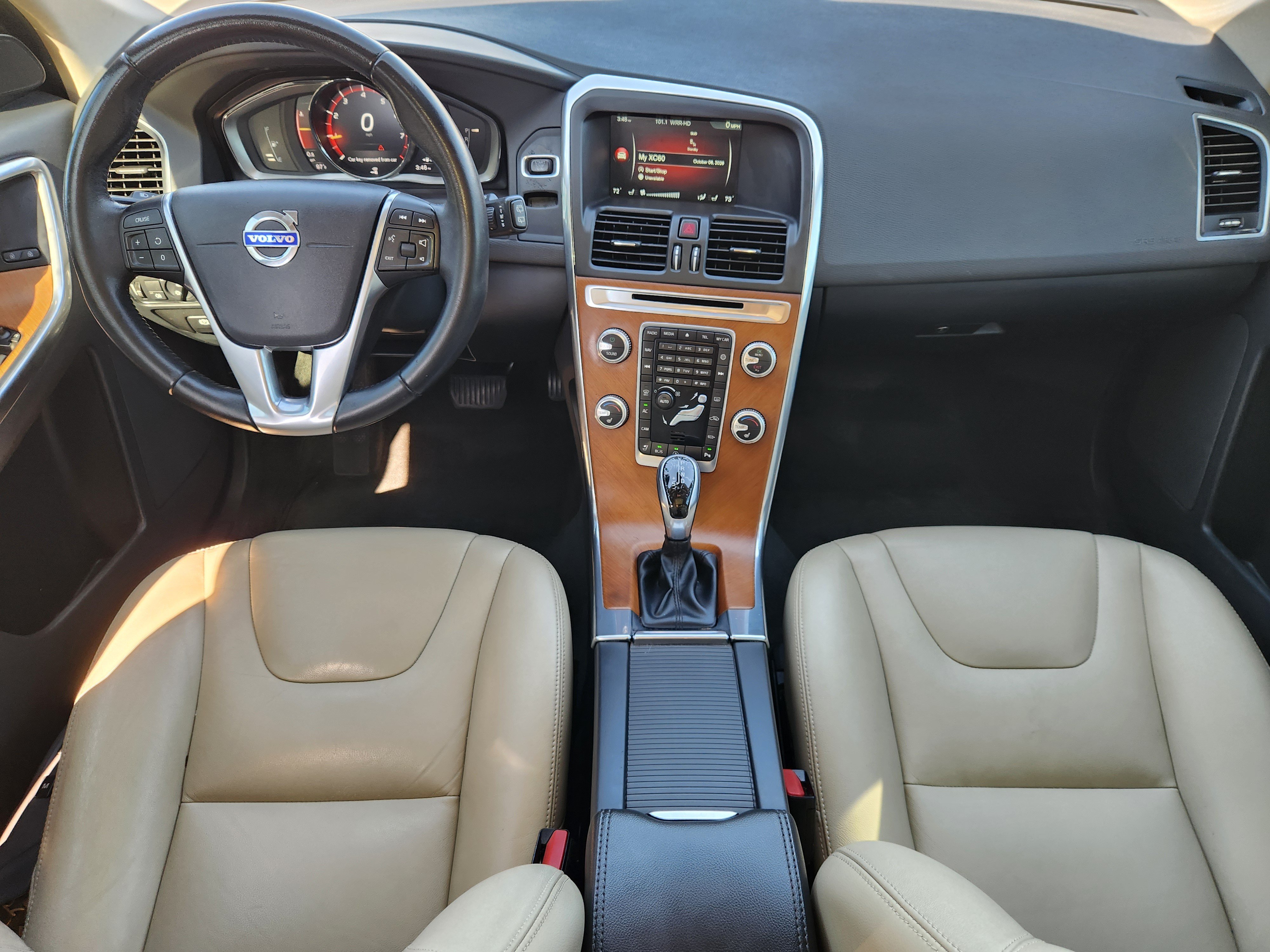 Used 2017 Volvo XC60 T5 Inscription w/ Preferred Option Package FWD image 23