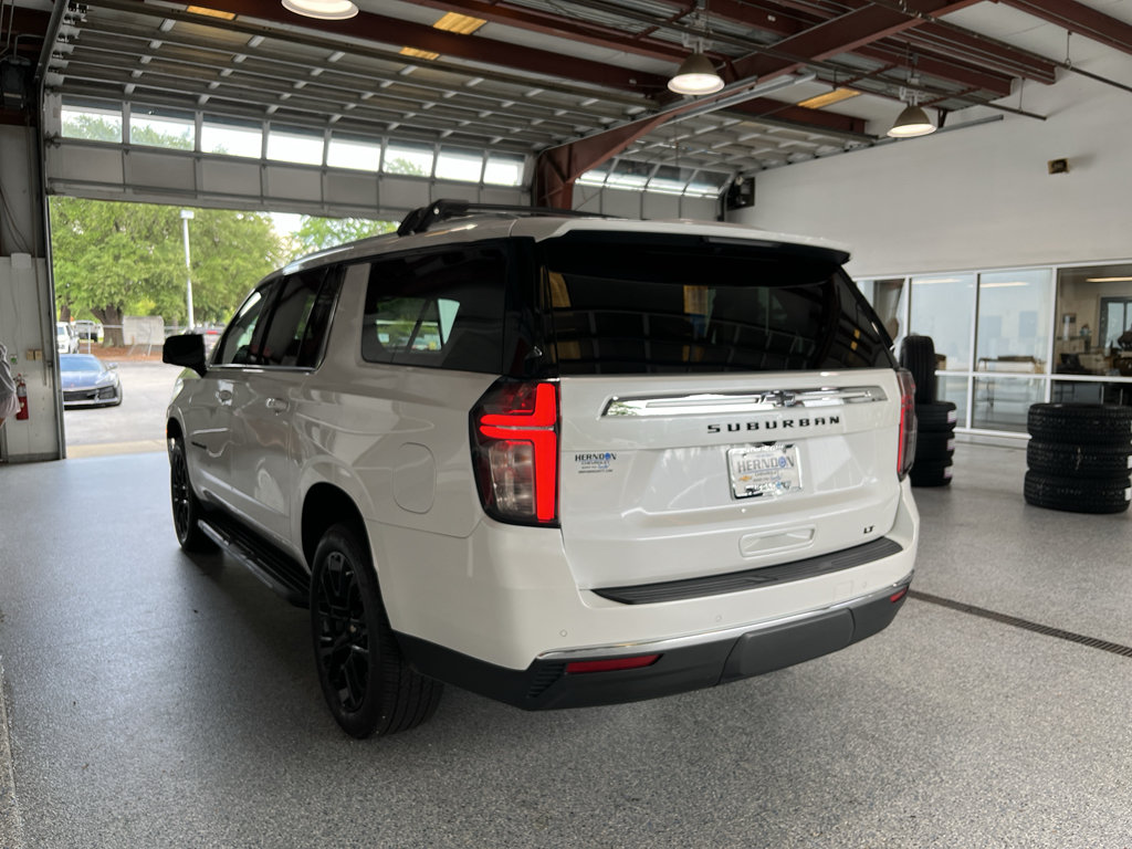 Used 2024 Chevrolet Suburban LT w/ Luxury Package RWD image 6