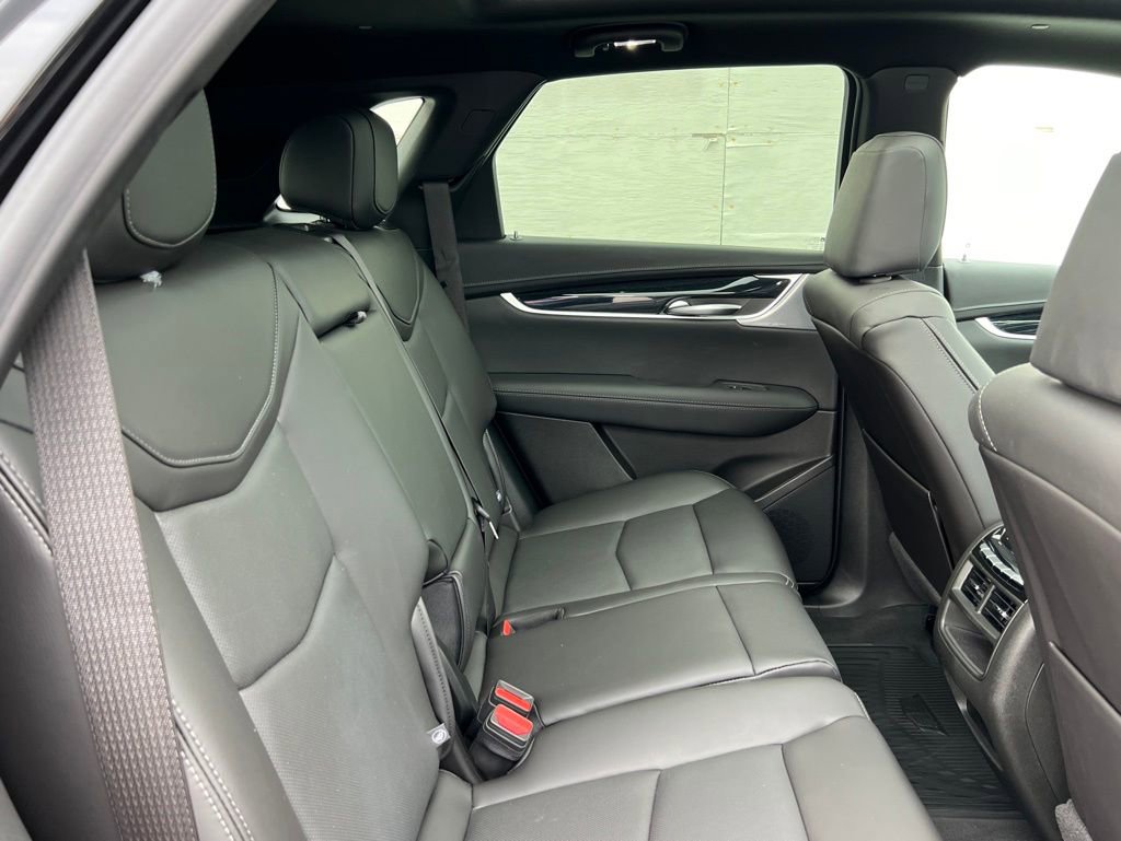 Used 2025 Cadillac XT5 Premium Luxury w/ Technology Package image 21