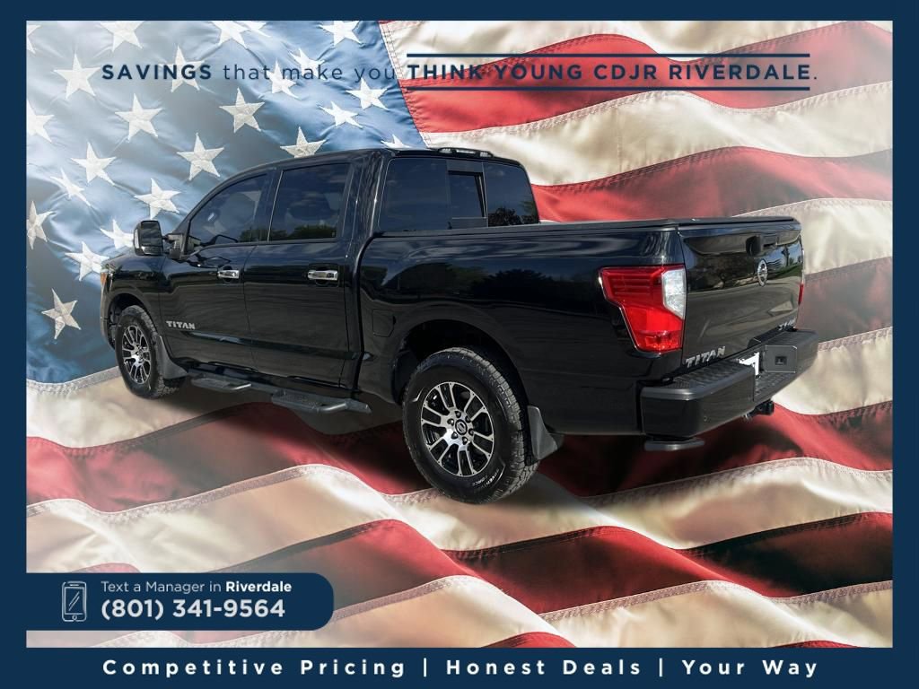 Used 2021 Nissan Titan SV w/ SV Convenience Package image 3