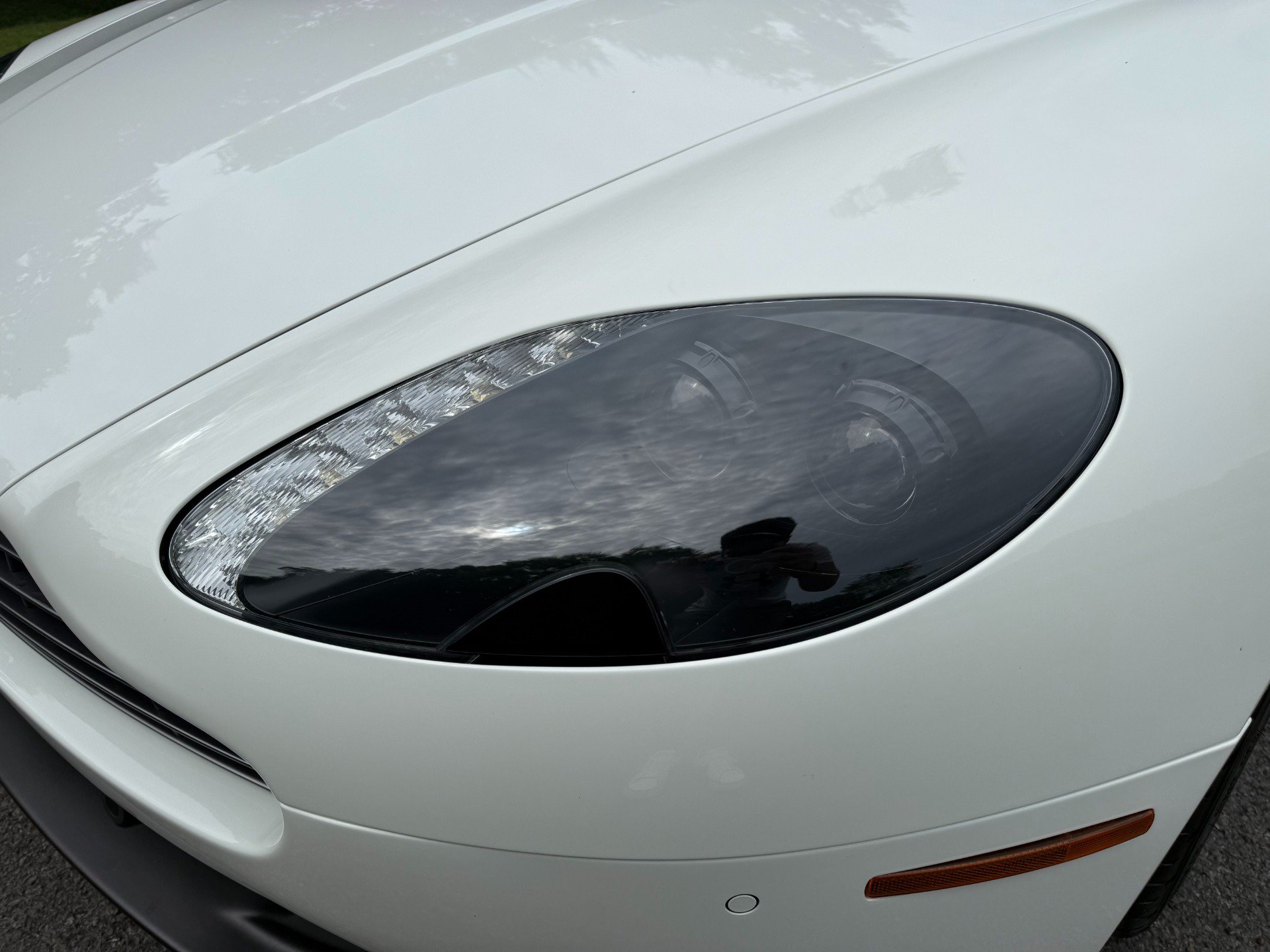 Used 2015 Aston Martin V8 Vantage GT RWD image 45