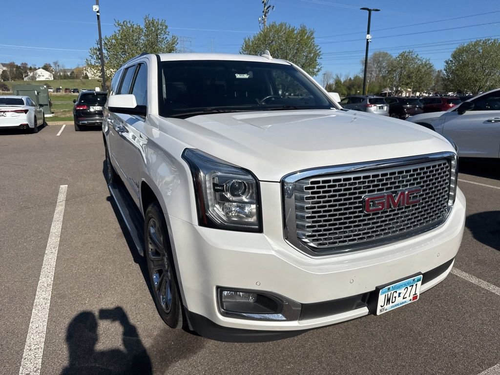 Used 2016 GMC Yukon XL Denali w/ Open Road Package AWD/4WD image 23