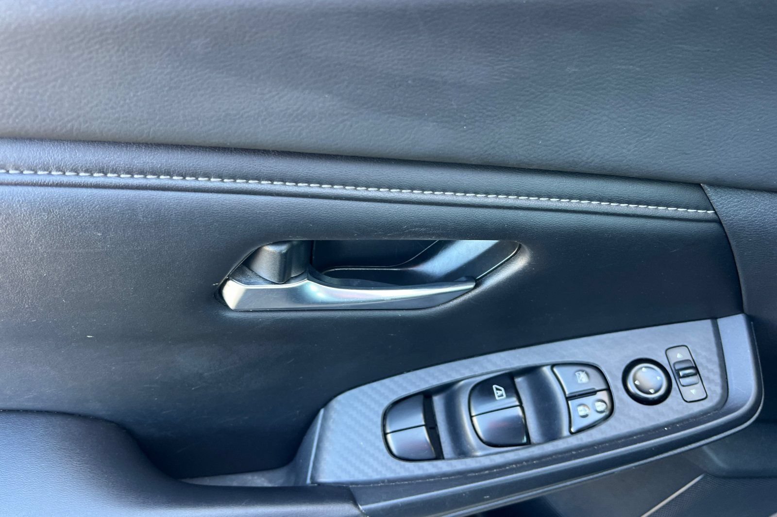 Used 2022 Nissan Sentra SV FWD image 12