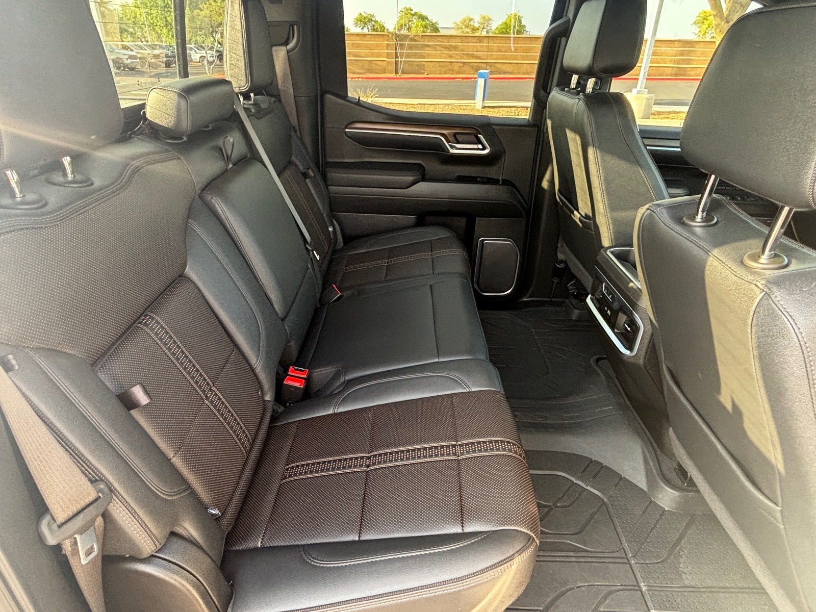 Used 2025 Chevrolet Silverado 1500 High Country AWD/4WD image 28